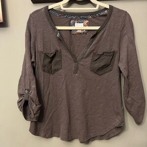 Postmark Anthropologie Selby Henley 3/4 Sleeve Grey Medium (runs small)